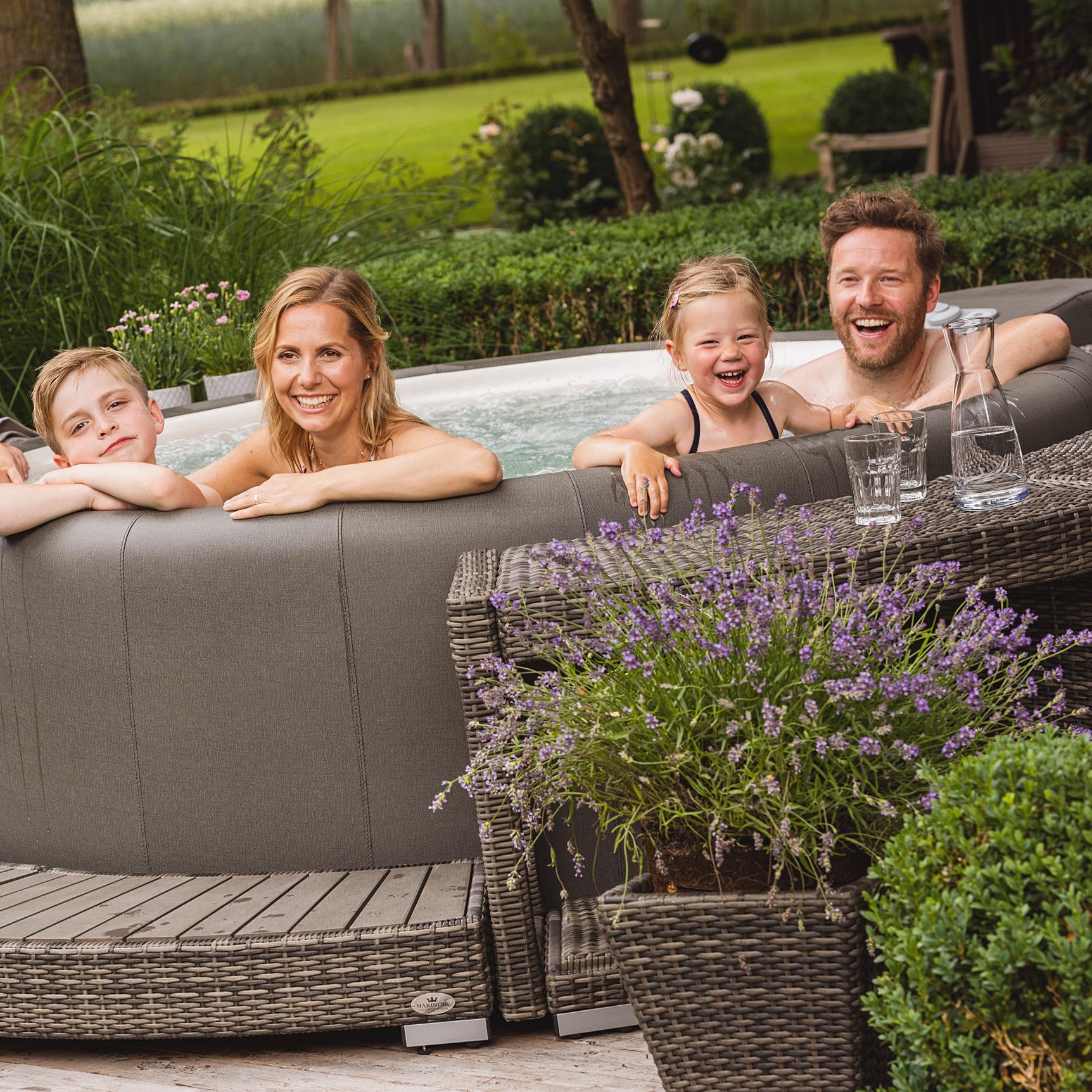 Softub Whirlpool RESORT für 5-6 Pers. - Ø 200 cm - 1130 l - graphite pearl
