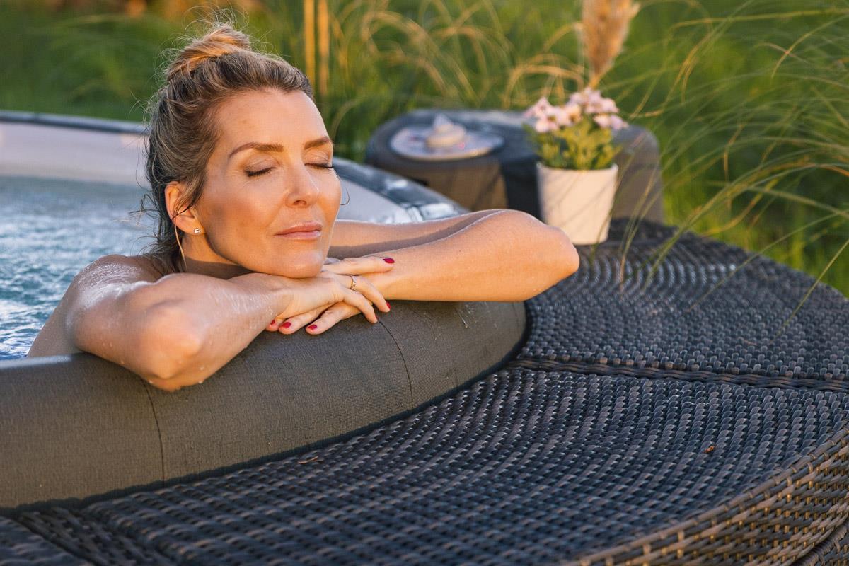 Whirlpool-5/8-Umrandung für Softub LEGEND - Polyrattan - stone